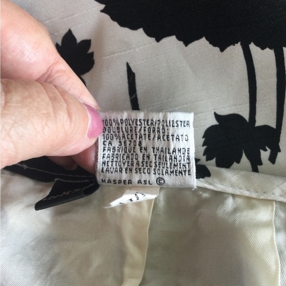 Le Suit Black and White Floral Pencil Skirt, Size 12 Petite - Picture 7 of 7